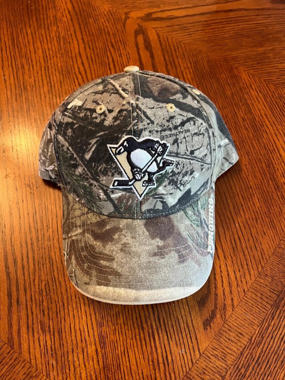 Vintage Pittsburgh Penguins NHL Realtree Velcroback